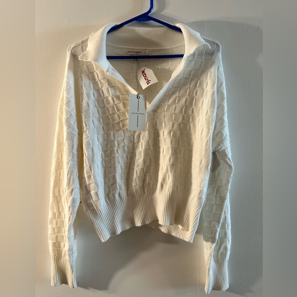 Moon & Madison size large white sweater